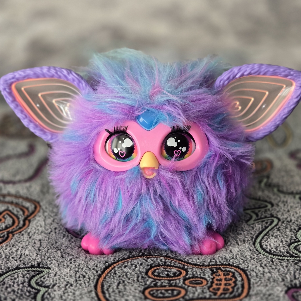 Hasbro Furby 2023 Interactive - Talks Ears Move/Light Up